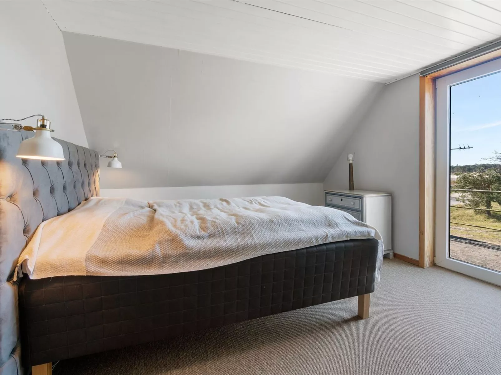 "Hakon" - 40m from the sea-Inside