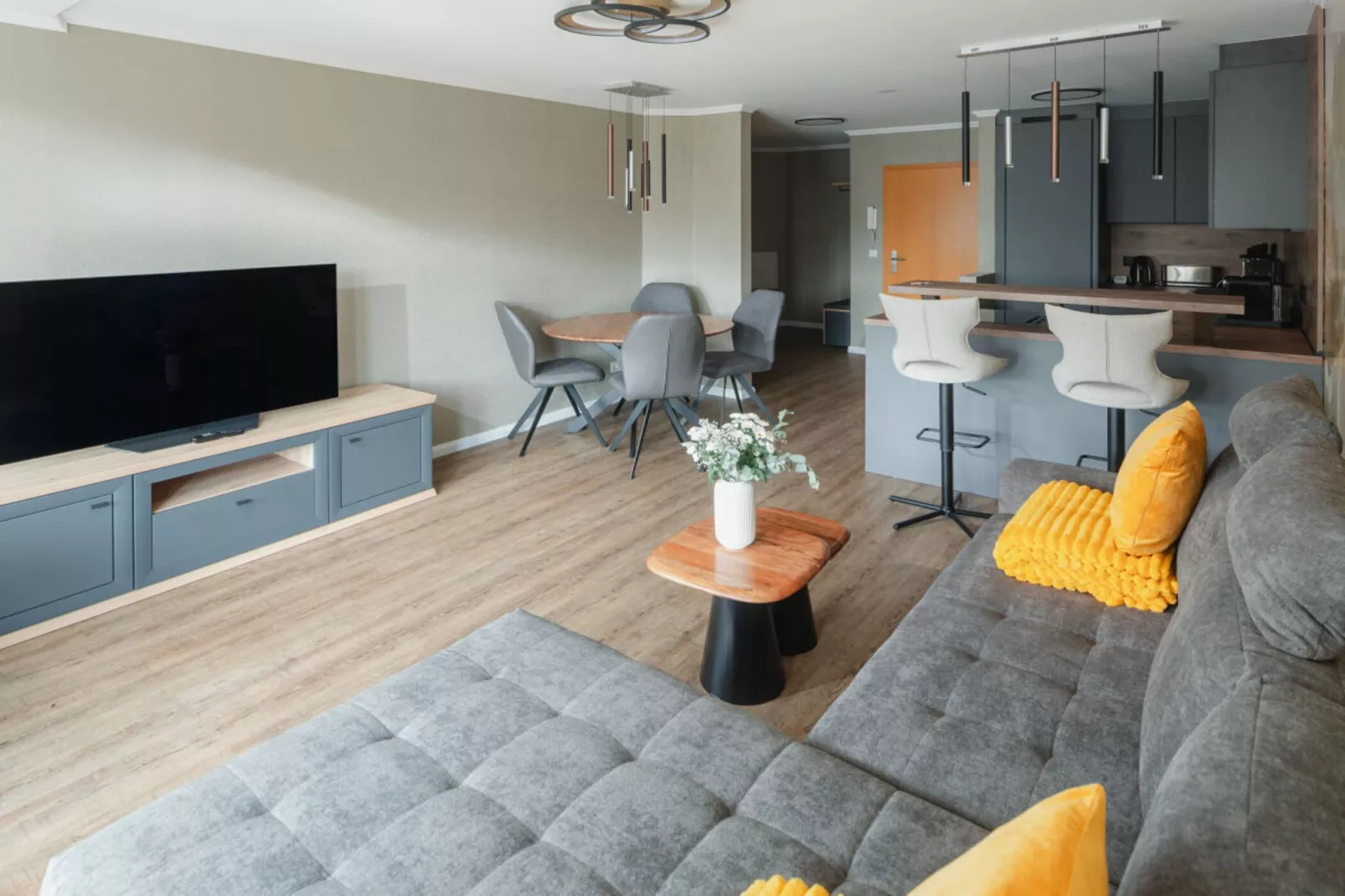 518749-Living room