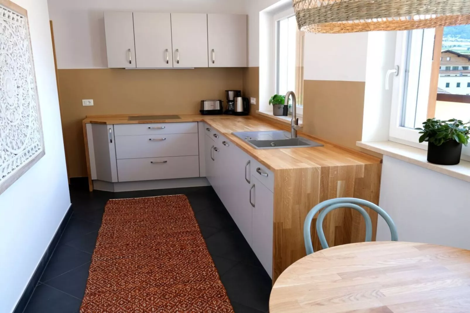 498042-Kitchen