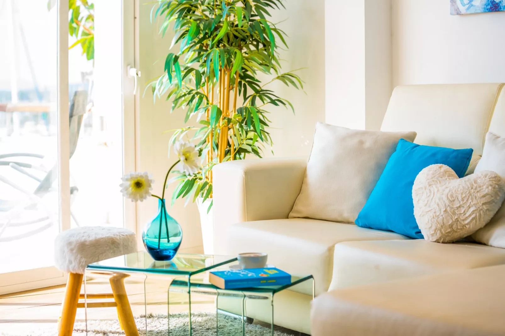 Blue Attic Beach-Living room