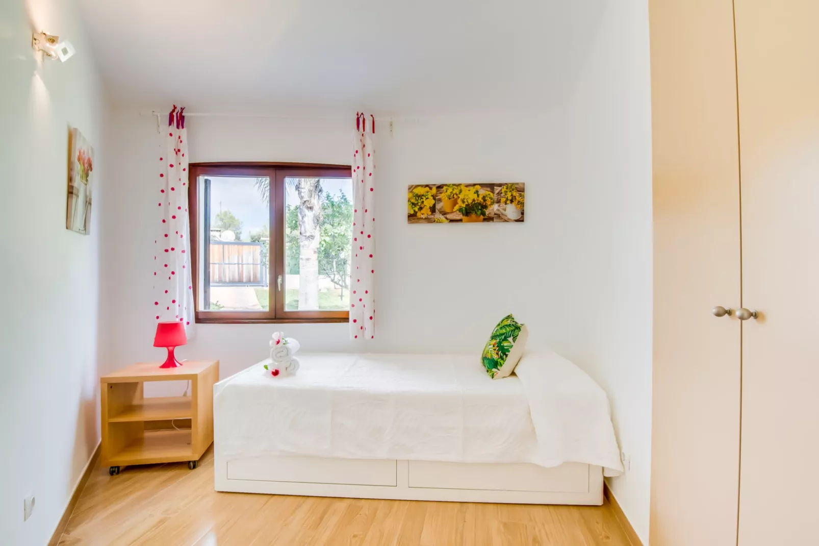 Casa Pequeña-Bedroom