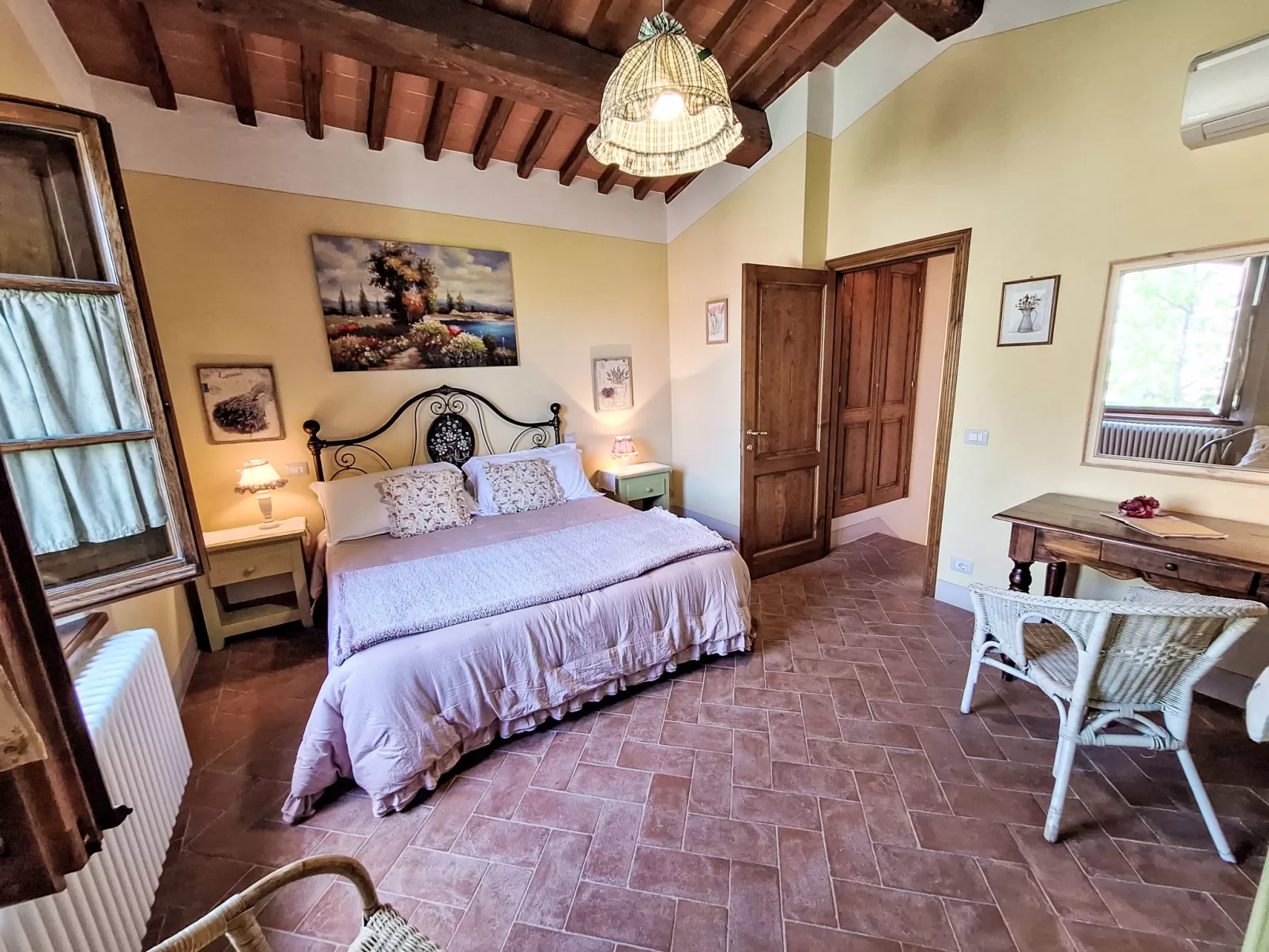 San Regolo-Inside