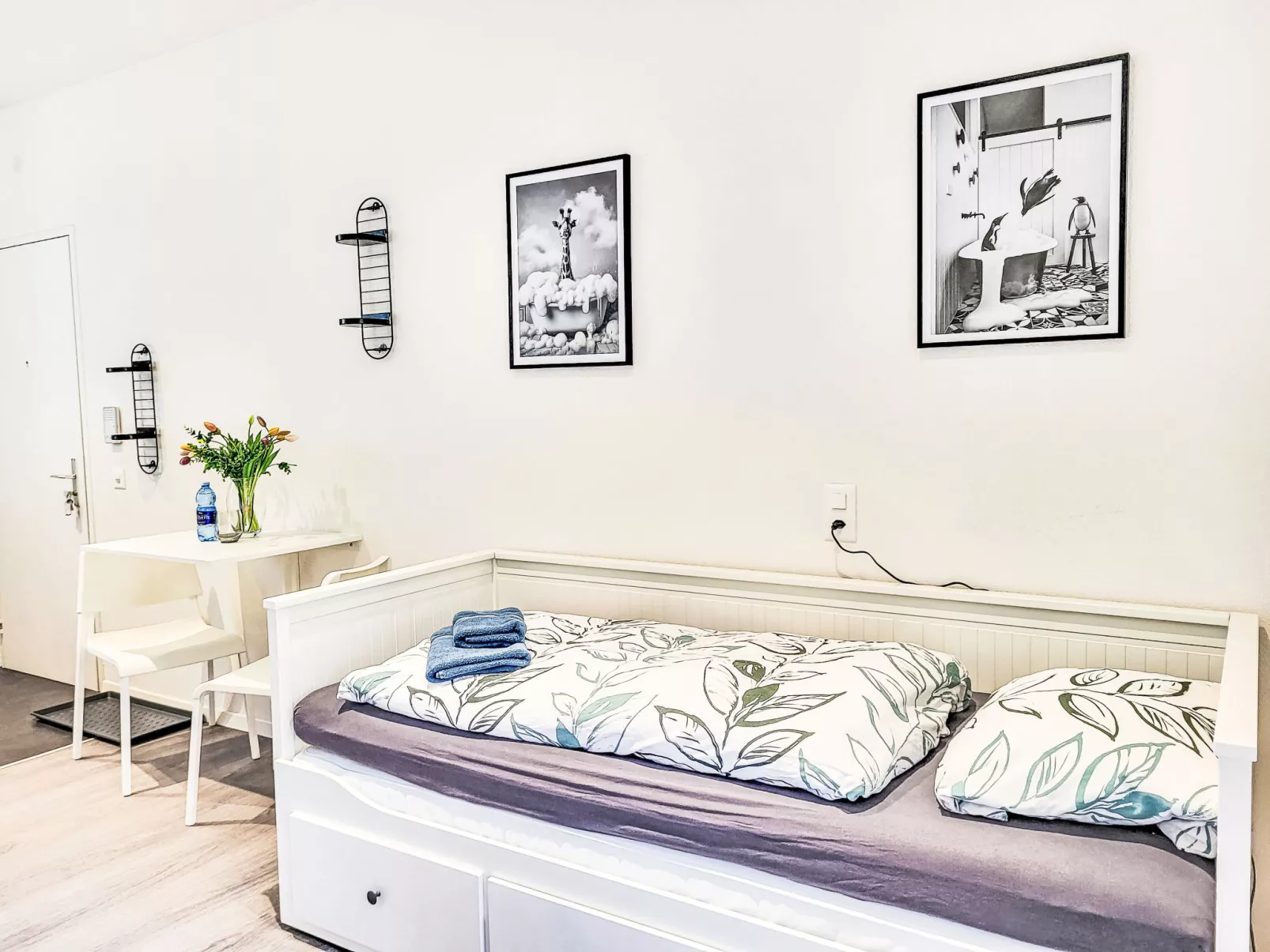 White Locarno Apt.1-Inside