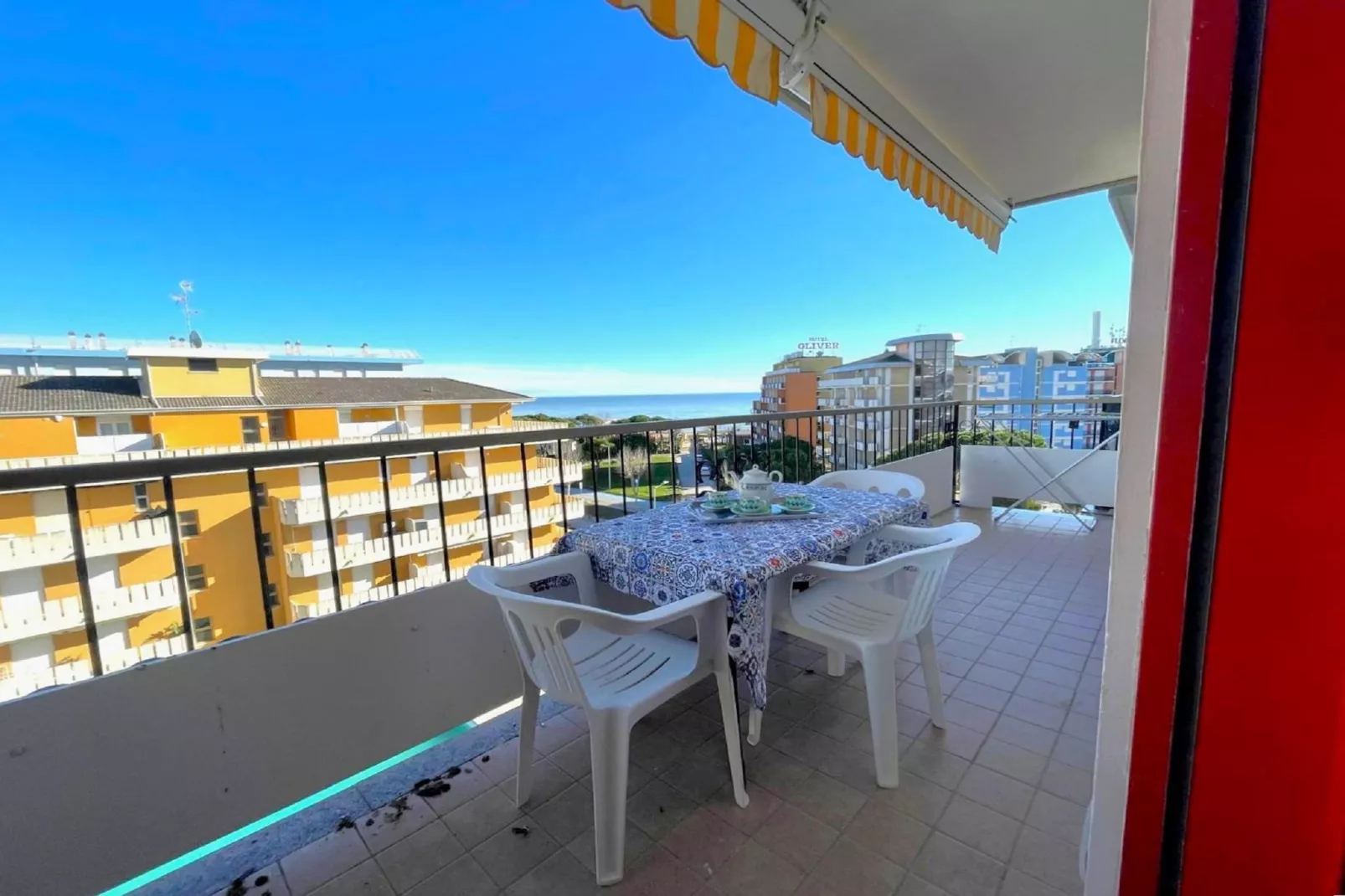 Astro 48-Terrace balcony
