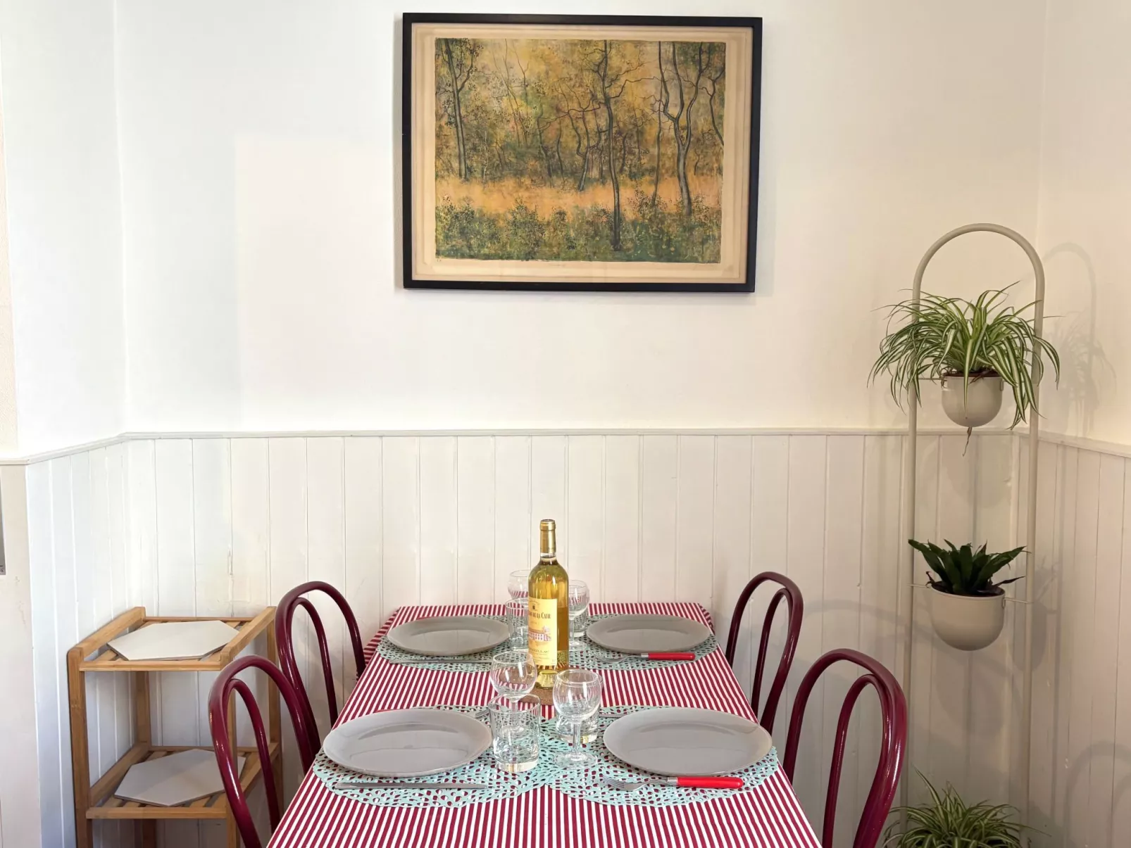 Le Grillon-Drinnen