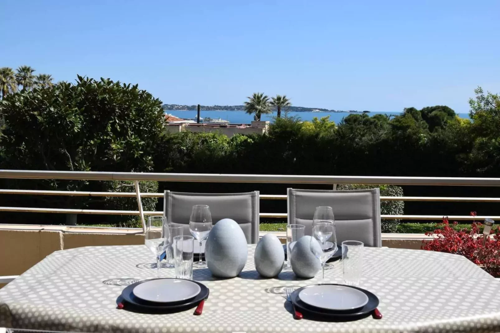 Vue Mer à Golfe-Juan Proche Cannes Plage et Garage-Terrace balcony