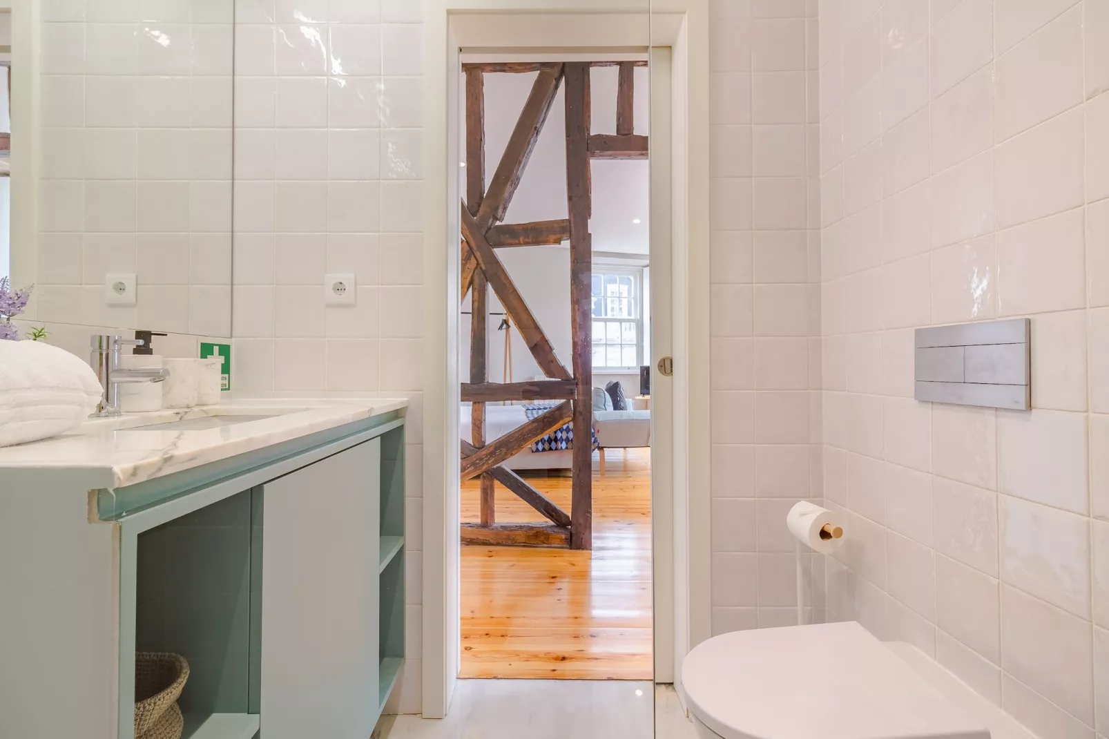 YOUROPO - City Center 4-Bathroom