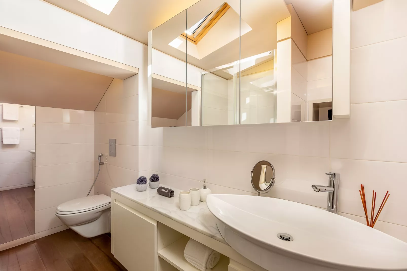 YOUROPO - Bolhão 4D-Bathroom