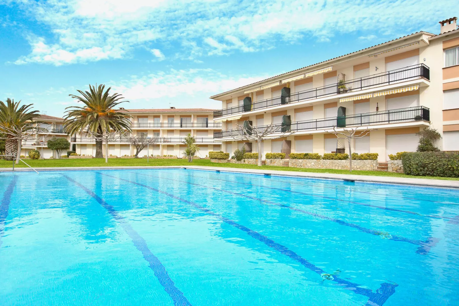 Costa Brava K-2-Exterior summer
