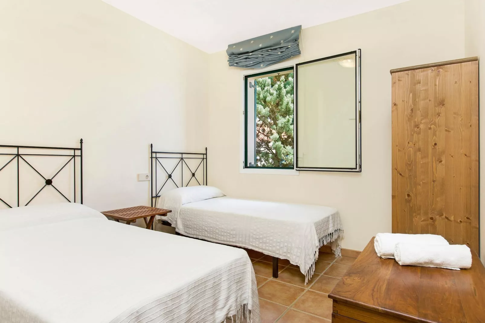 Mas Pinell 44-Bedroom