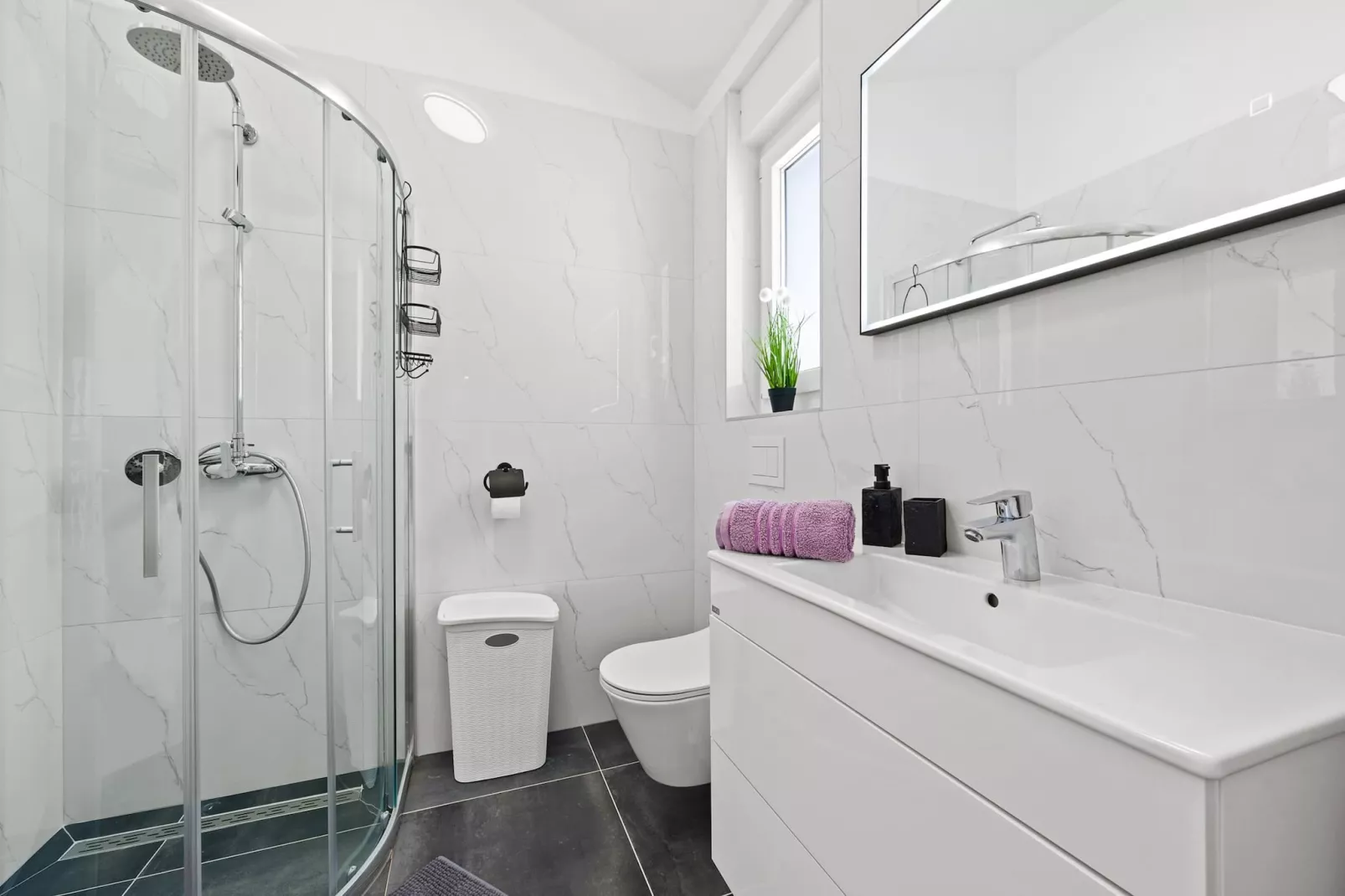 Barbariga Beach Apartment-Badezimmer