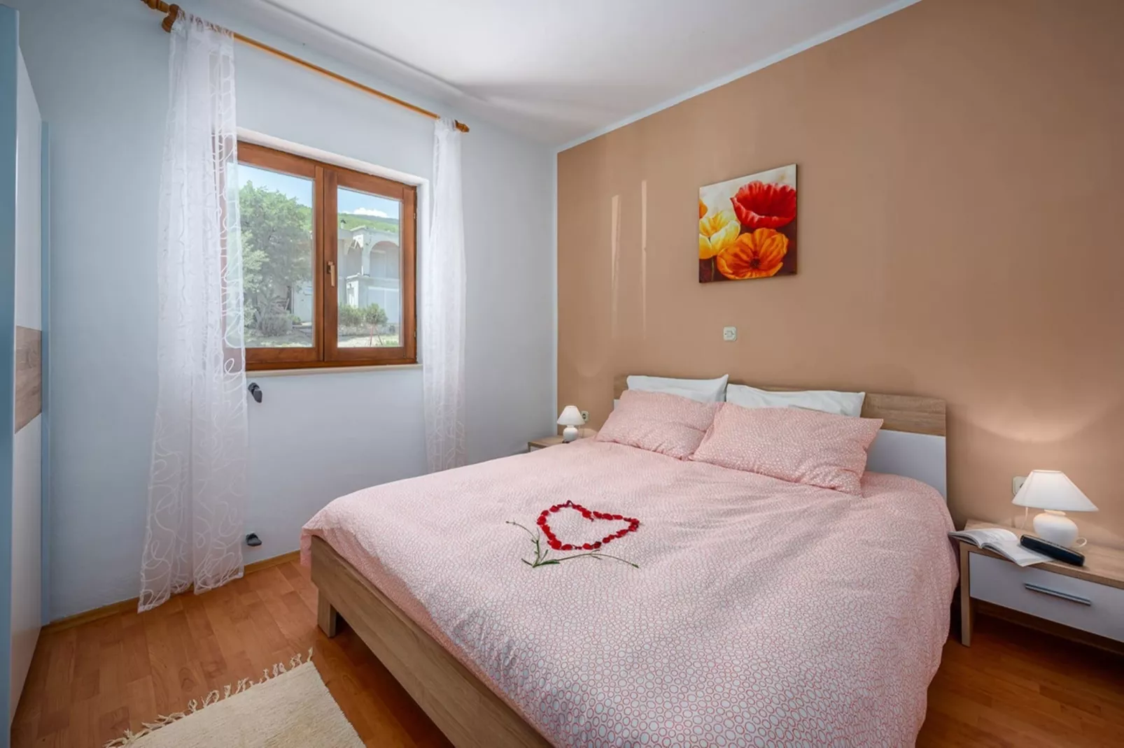 Lara 4 - Shared Pool, Sauna, Jacuzzi-Schlafzimmer