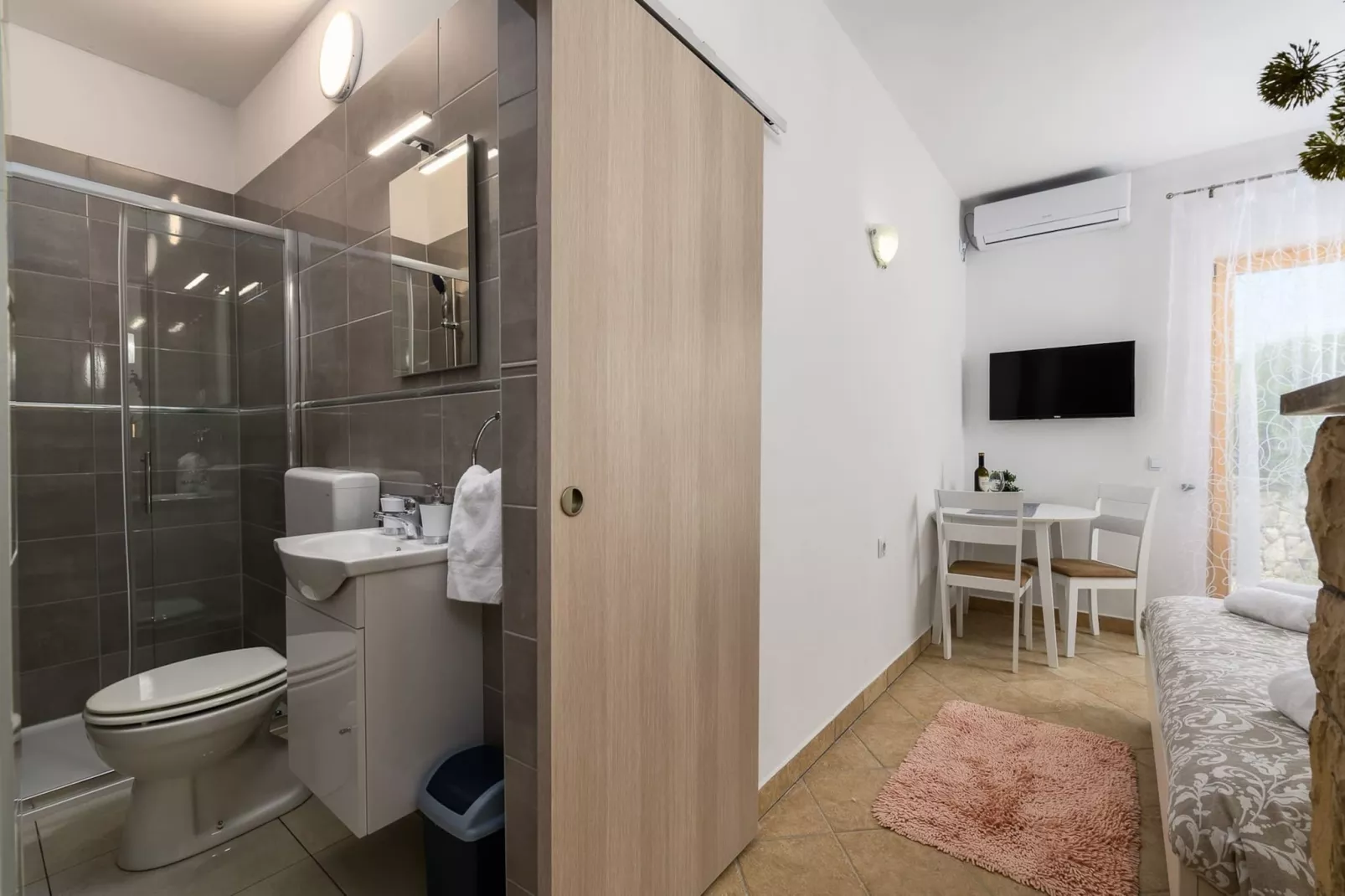 Lara 9 - Shared Pool, Sauna, Jacuzzi-Badezimmer