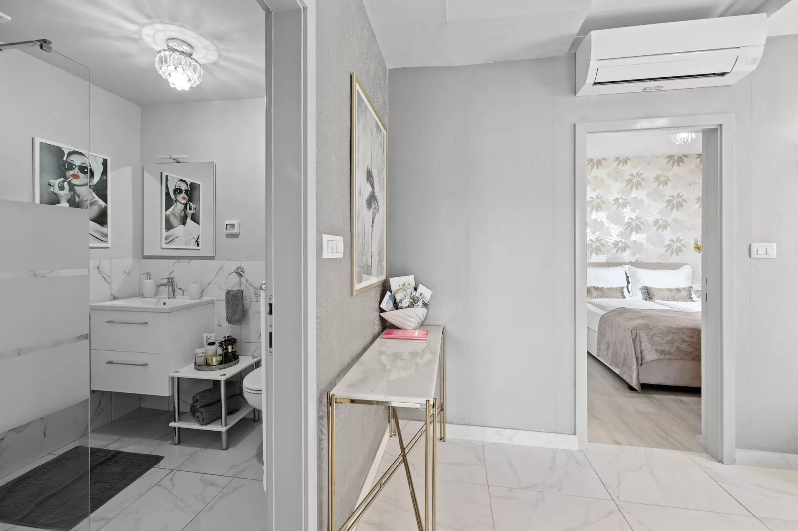 Lady M Gold - Balcony and Sea View-Bedroom