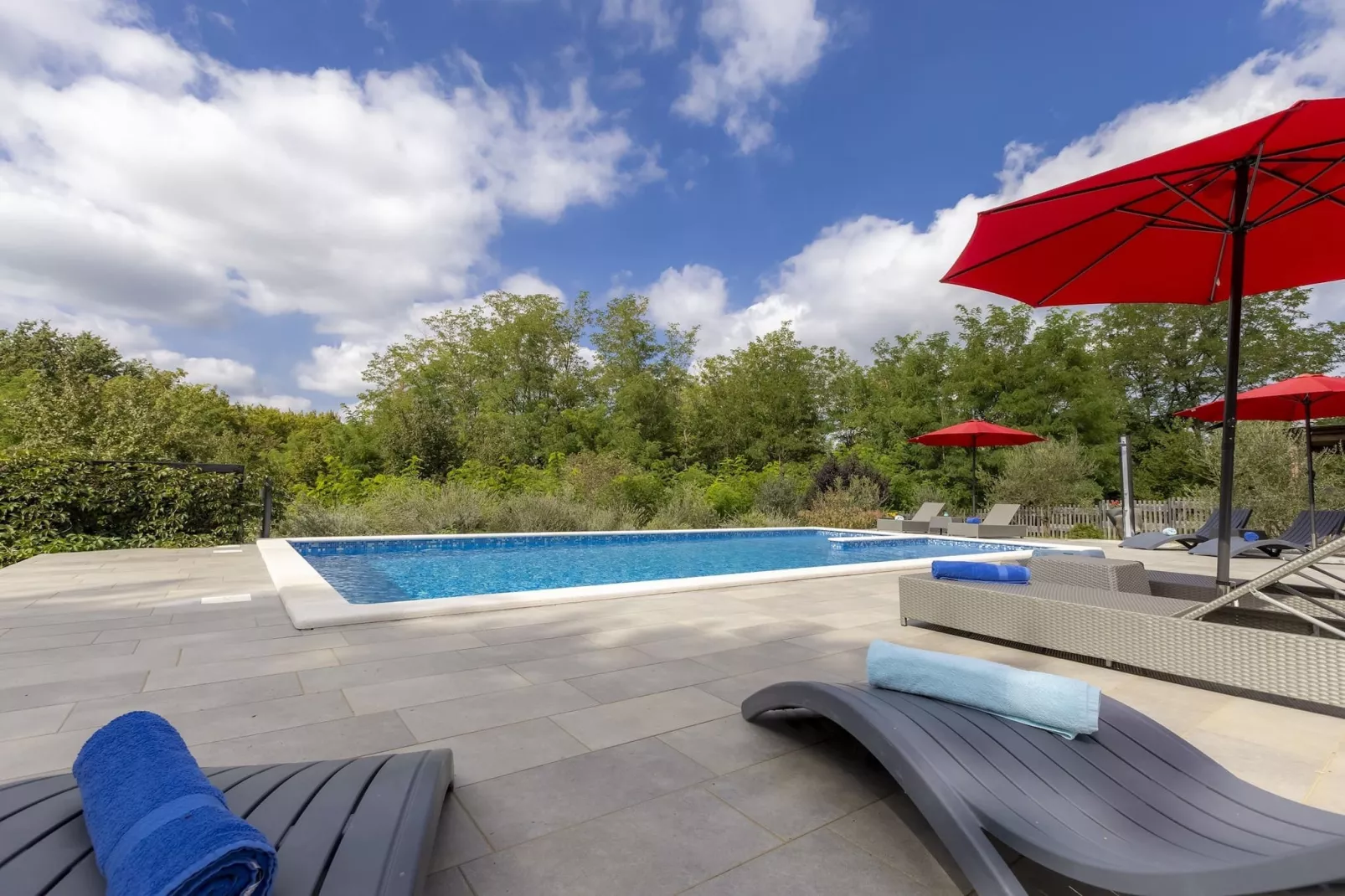 Red House Kraj Drage - Oasis in the Nature-Schwimmbad