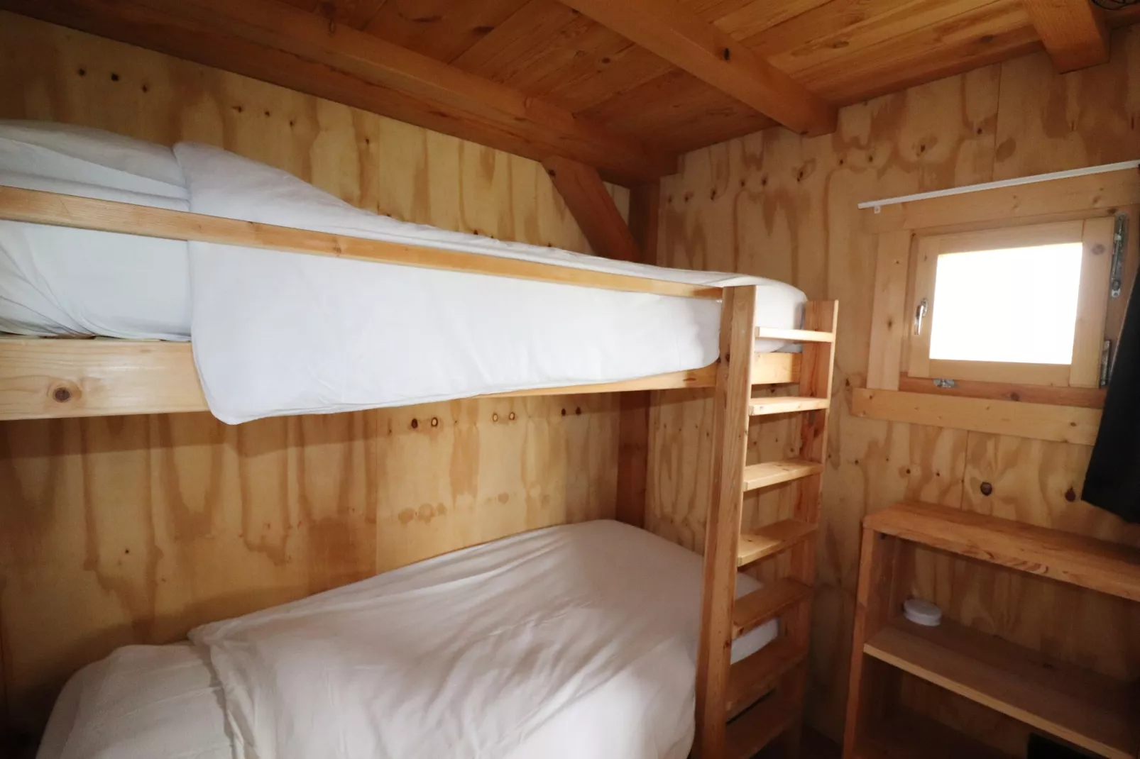 Grutto-Bedroom