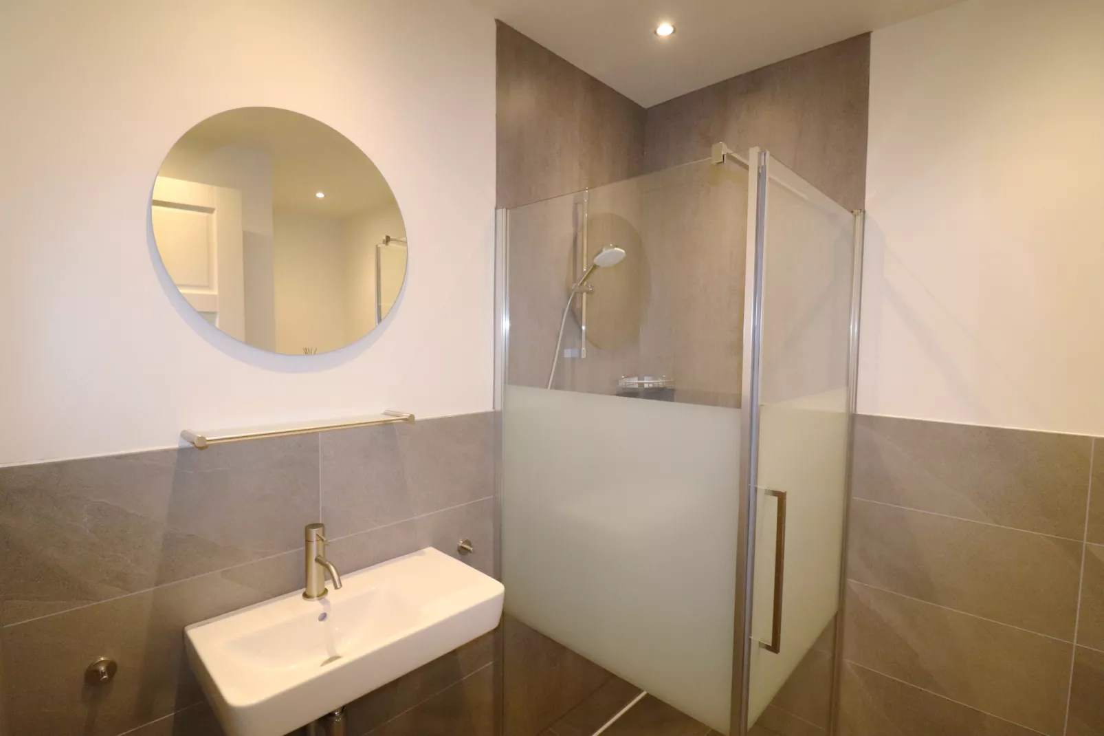 Berkenhof appartment-Bathroom
