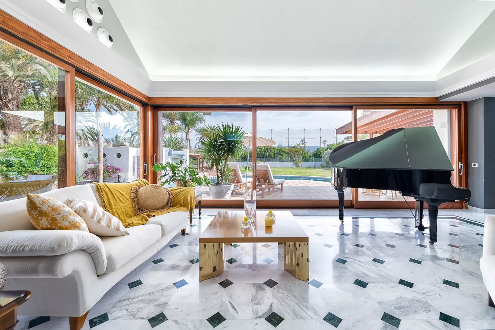 EXCLUSIVE HOME MASPALOMAS-Living room