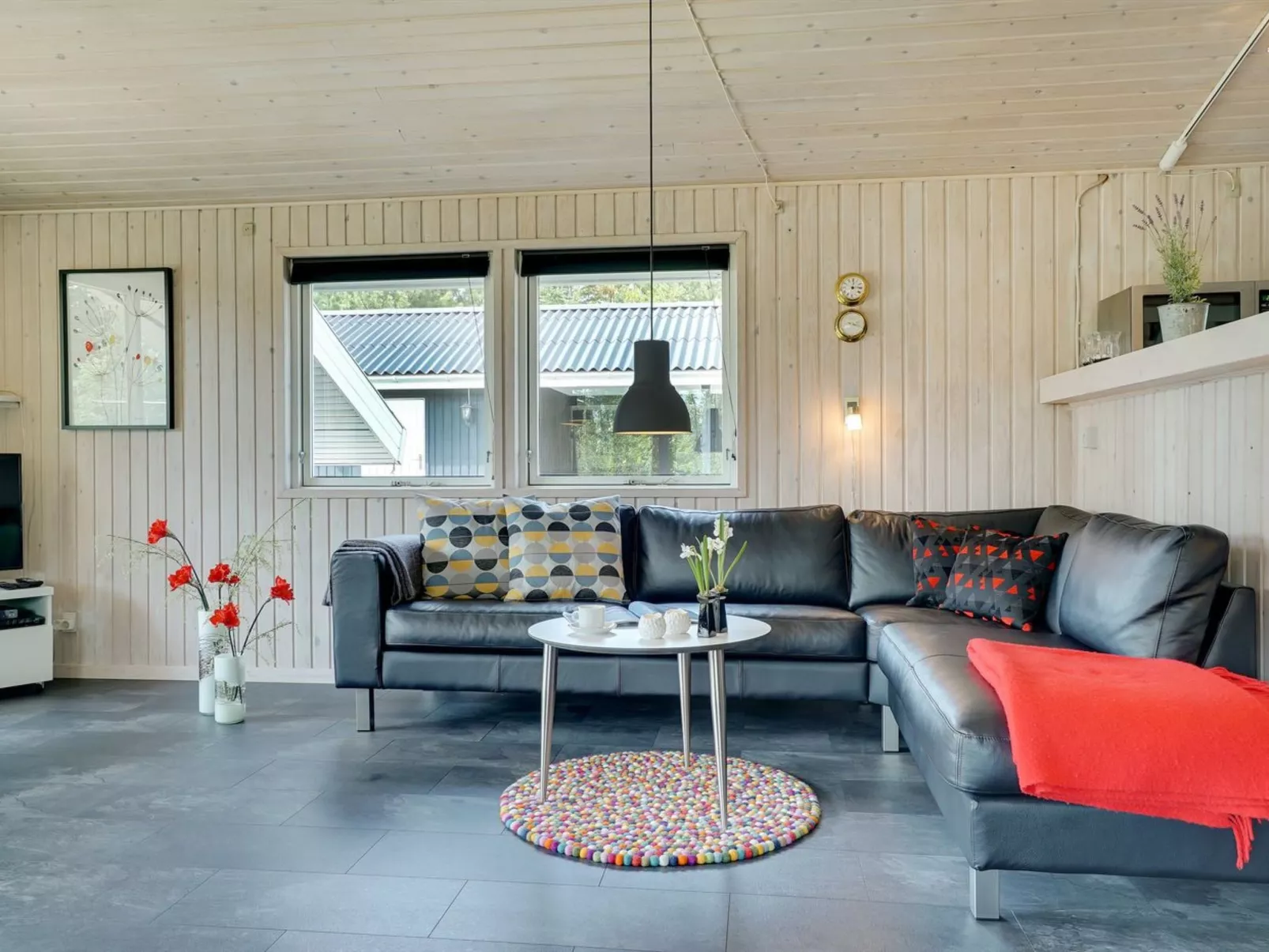 "Onni" - 2.3km from the sea-Inside