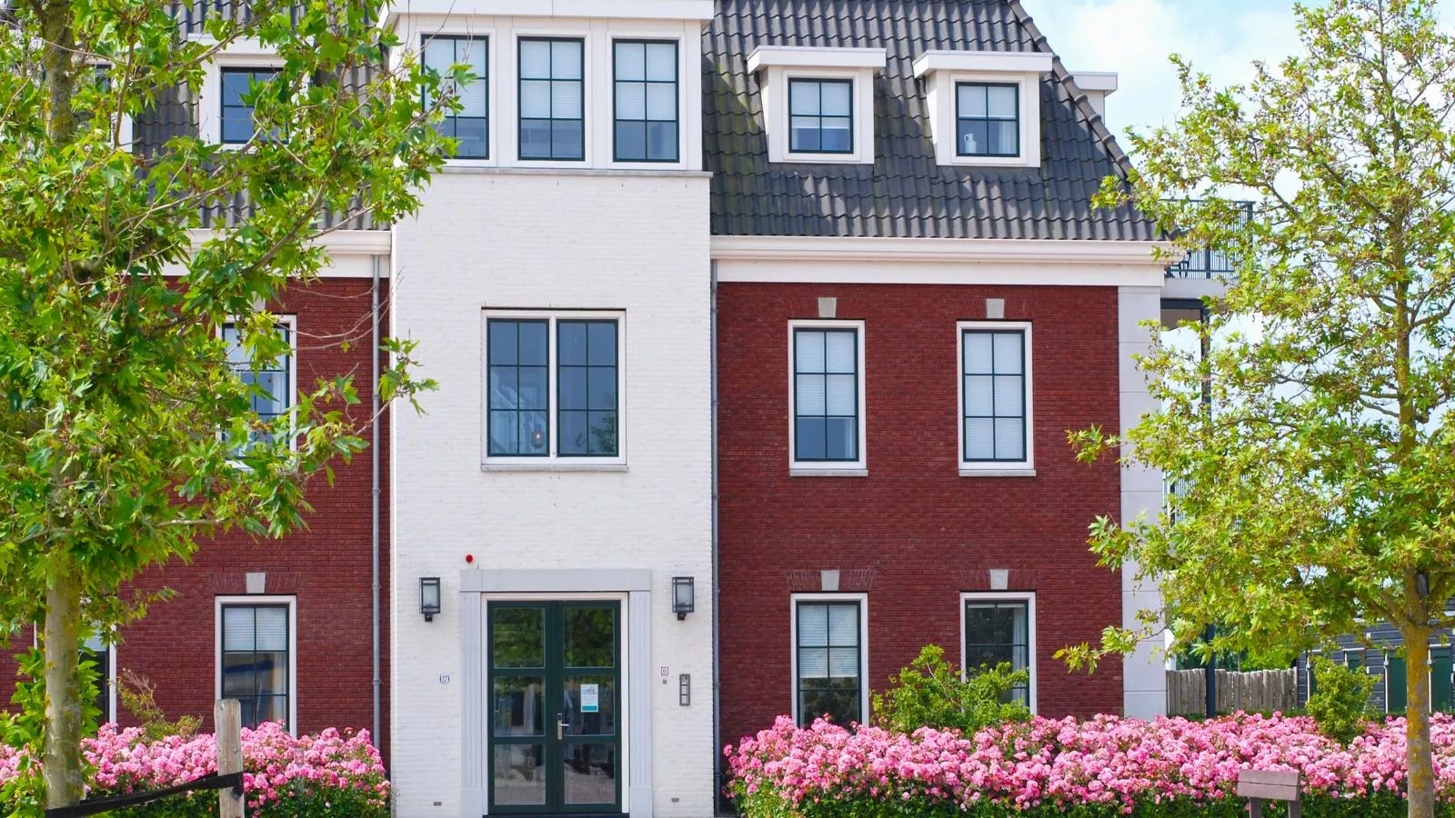 Garden de luxe 27B-Exterior summer