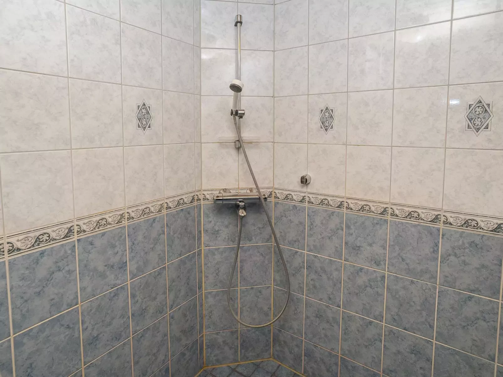 Kinostupa 2a (18)-Dedans