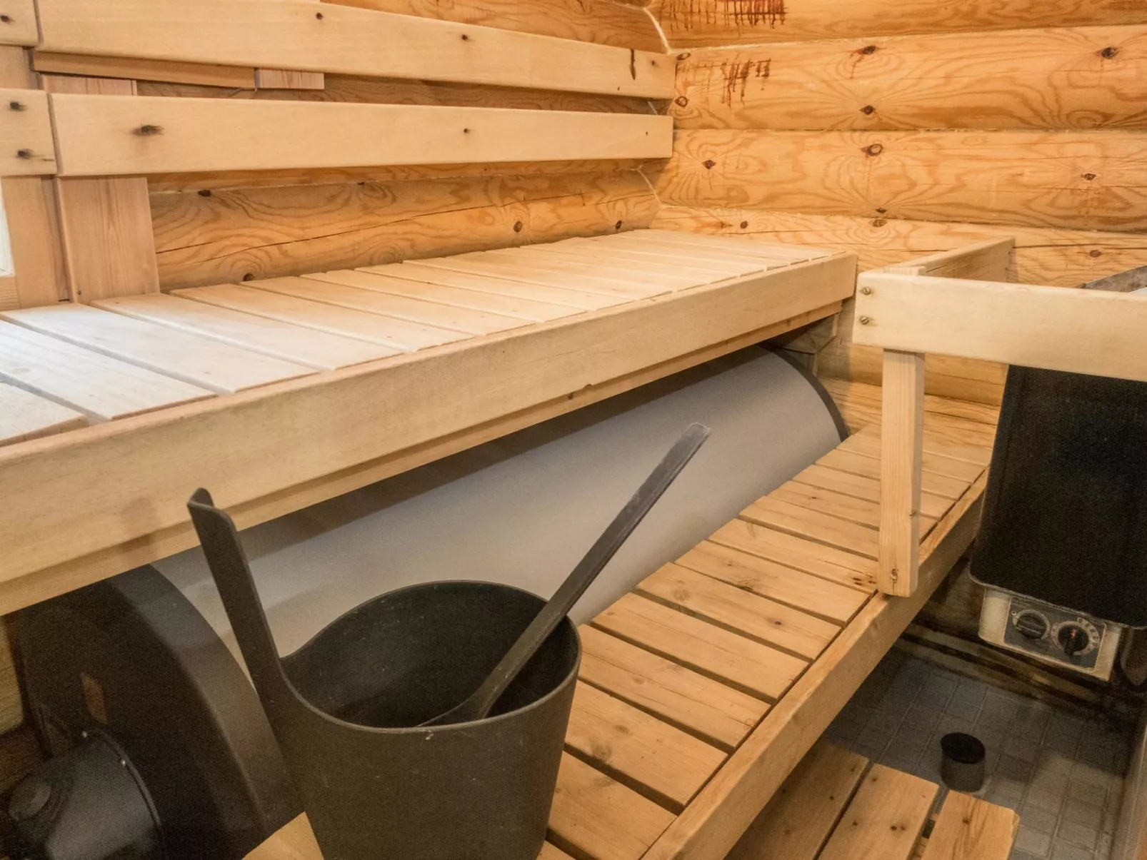 Ruka-kitkan käki-Inside