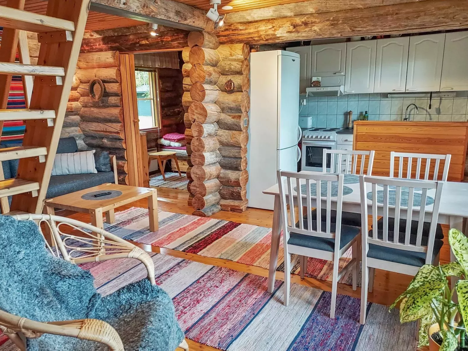 Alakitkajärvi, takkusalmi-Draußen