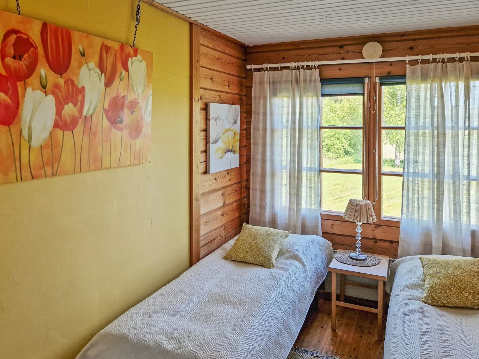 Annas beach-Inside