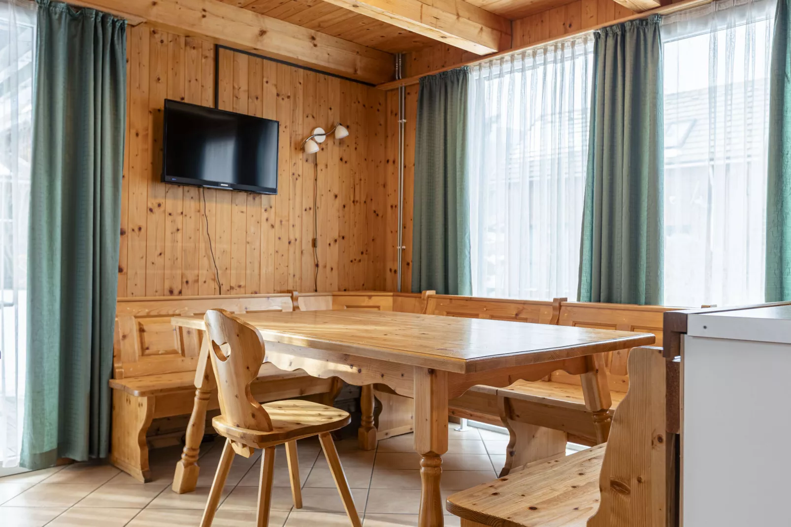 Ferienpark Kreischberg 5-Dining room