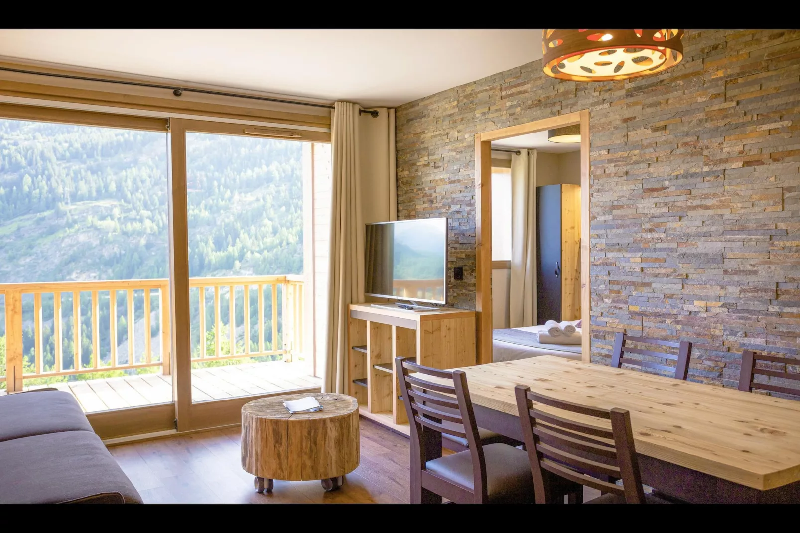 TIGNES_8PM-Living room