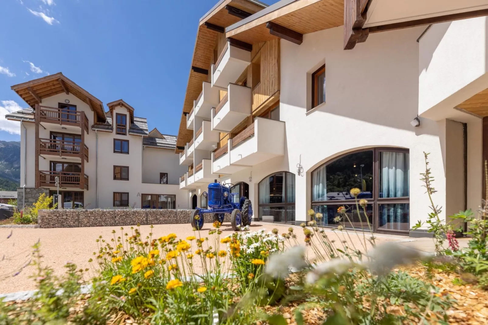 SERRE CHEVALIER Le Cristal Lodge-A38P-Exterior summer