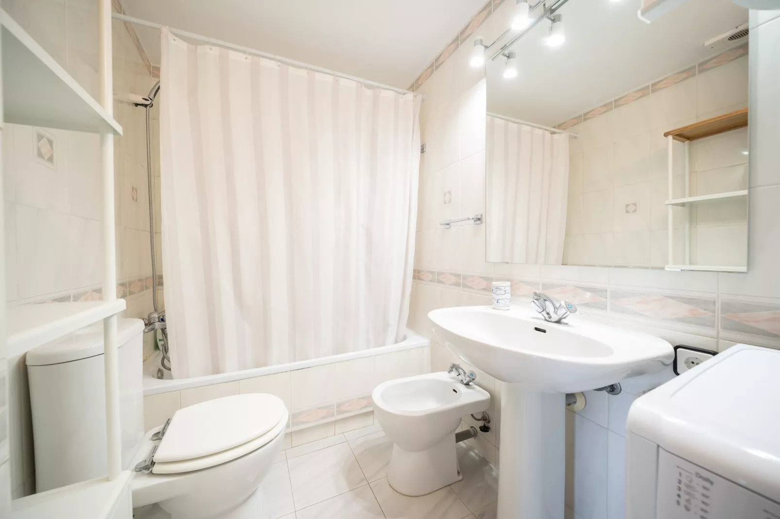 Ivet-Bathroom