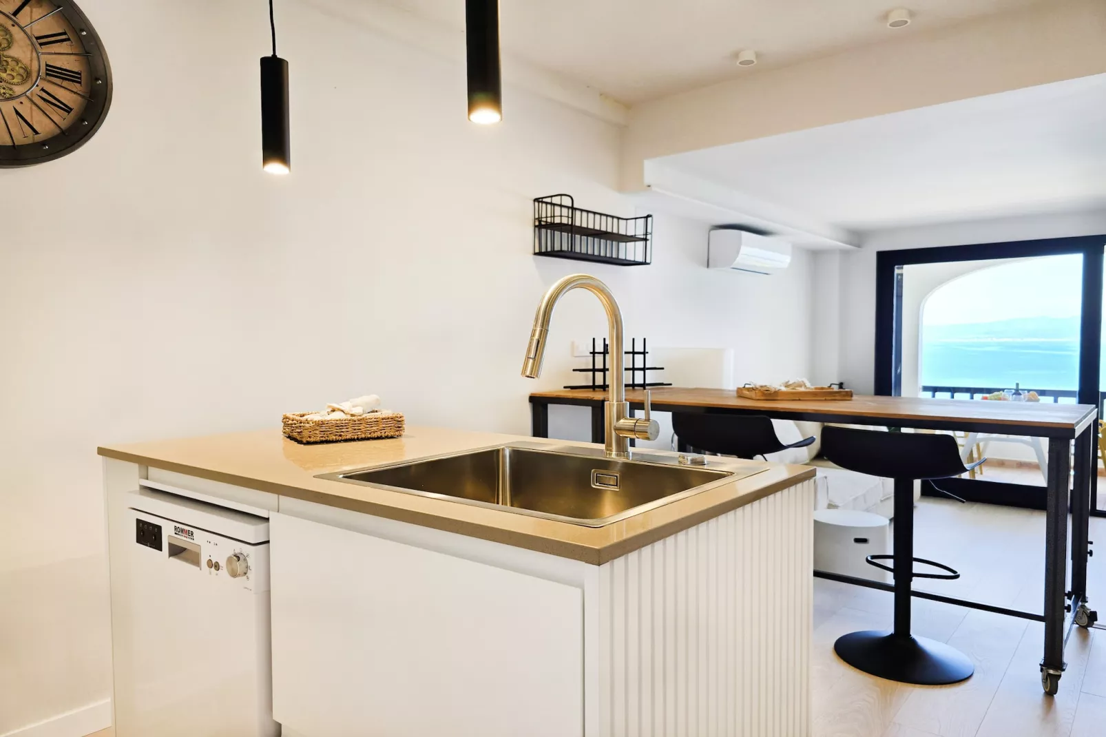 Charlotte-Kitchen
