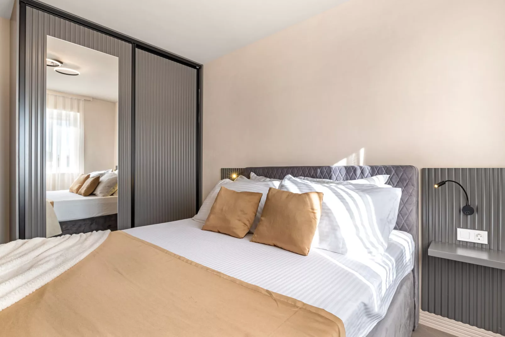 Luxury Apartment Tisa - three bedroom apartment-Chambre