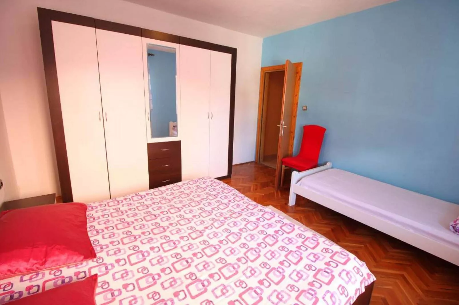 Apartments Dubravica - two bedroom apartment-Schlafzimmer