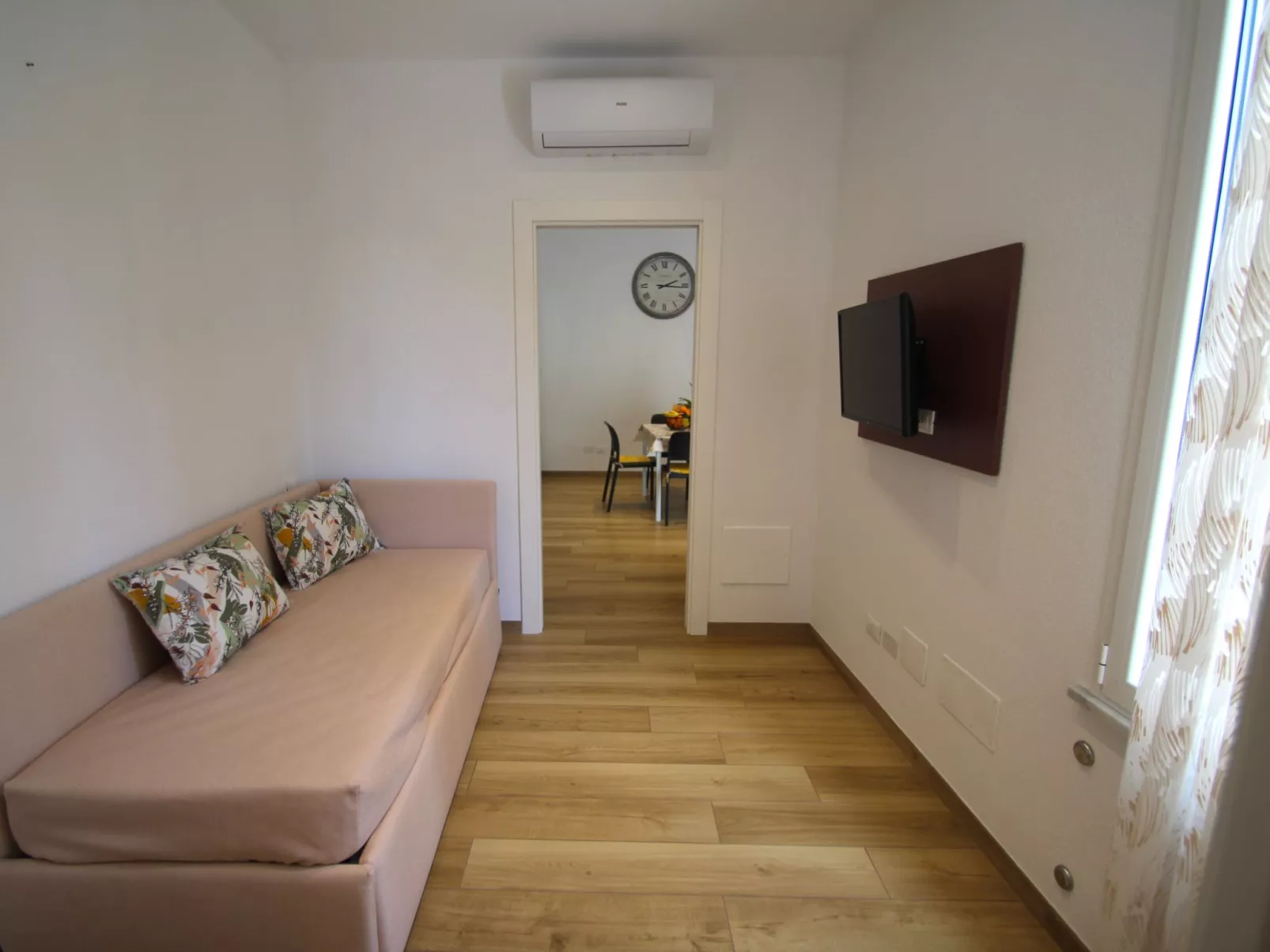 Via Nazionale-Inside