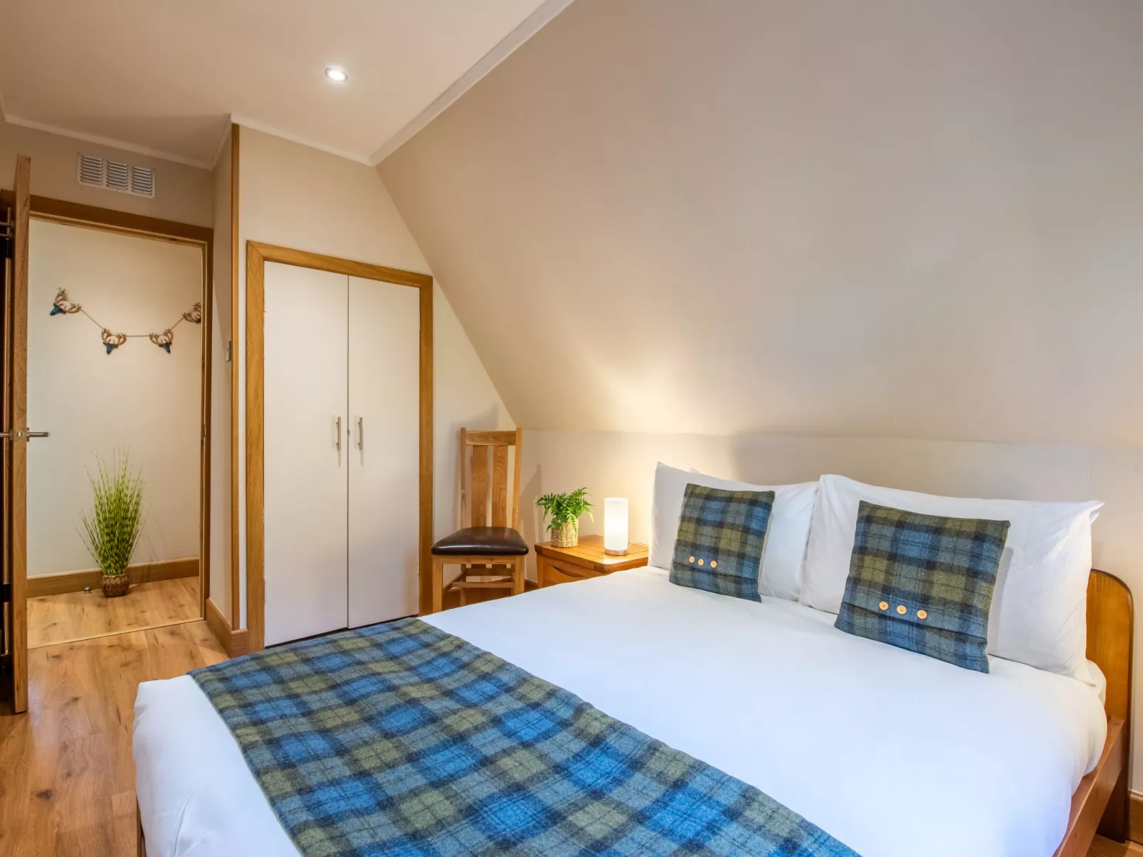 Sandpiper Lodge-Inside