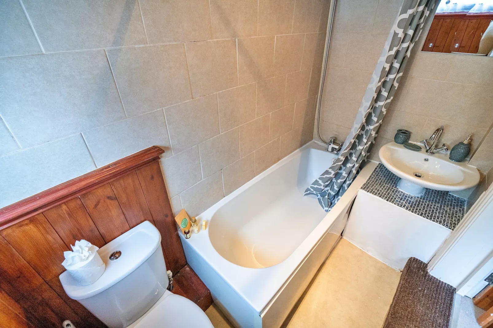 Westcote Cottage-Bathroom