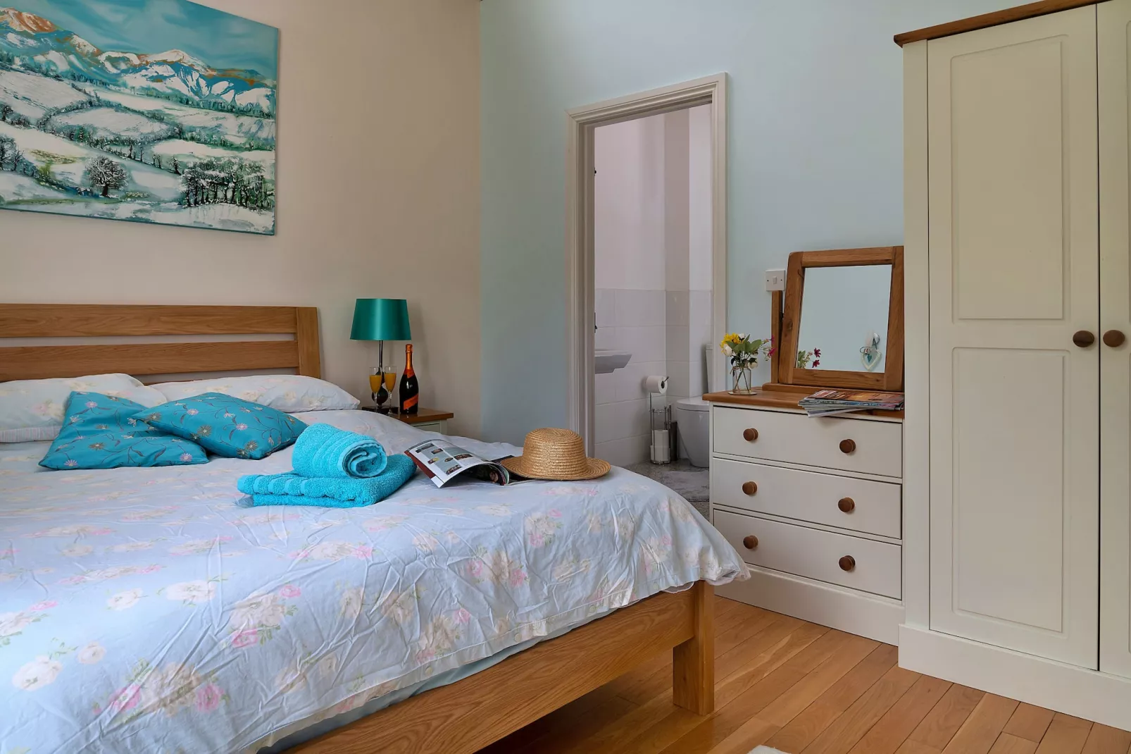 Red Kites Retreat-Bedroom