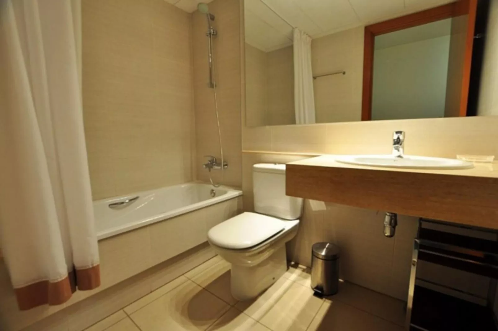 1008 MILENI 50m Playa-Bathroom