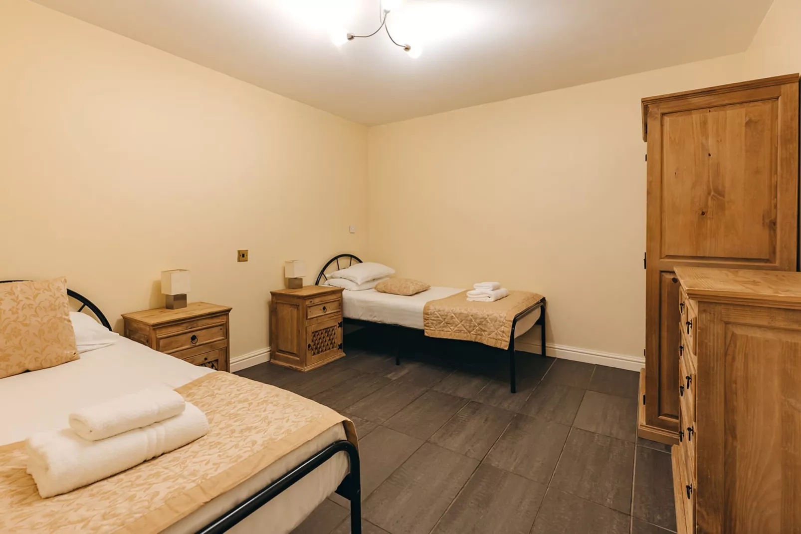 Netley Hall - Rosemary-Bedroom