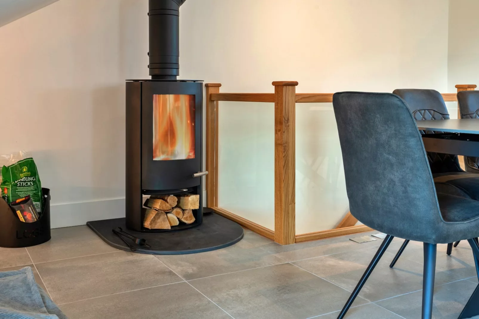 Lizard Point-Living room