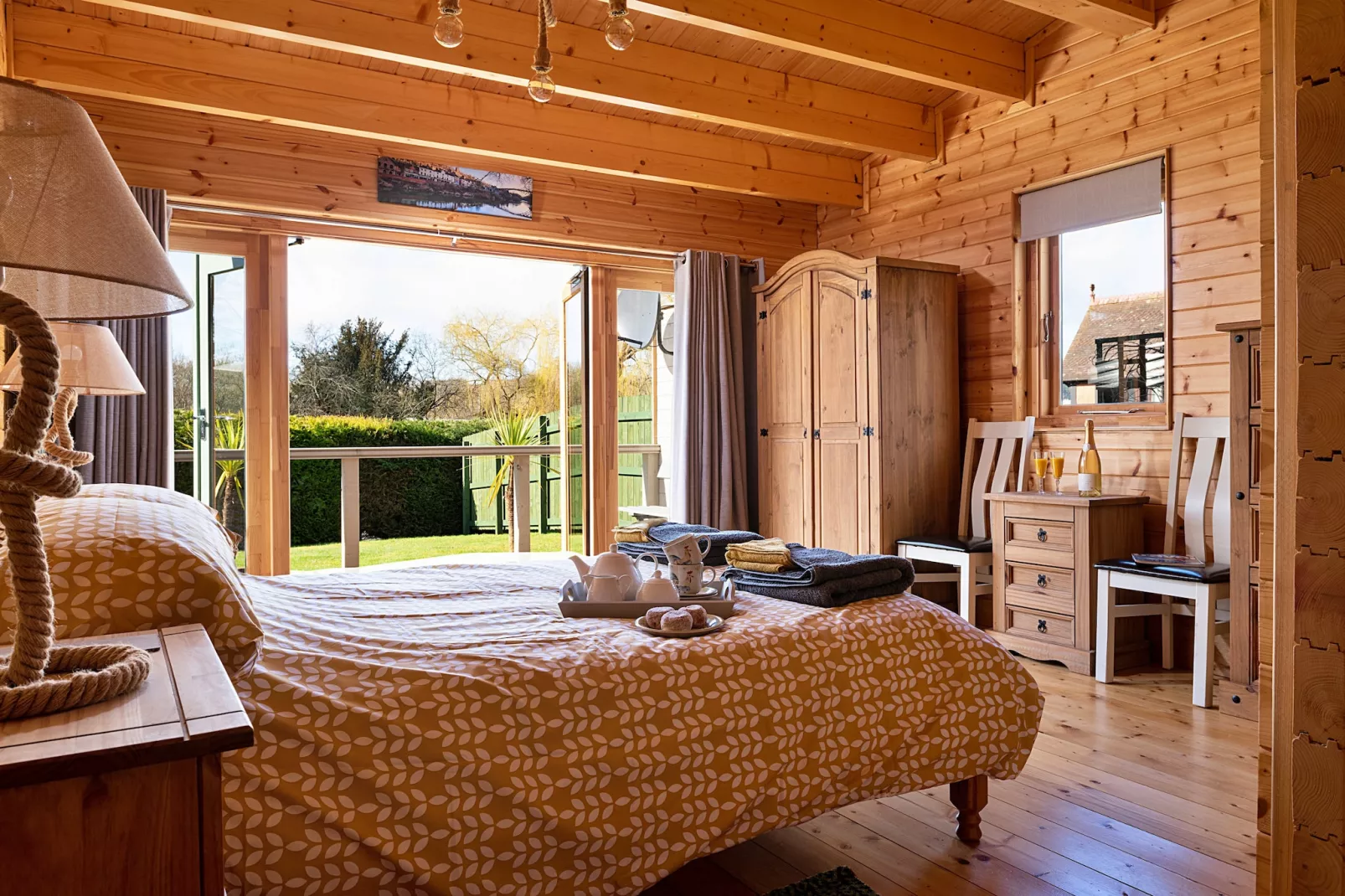 Garden Lodge-Bedroom