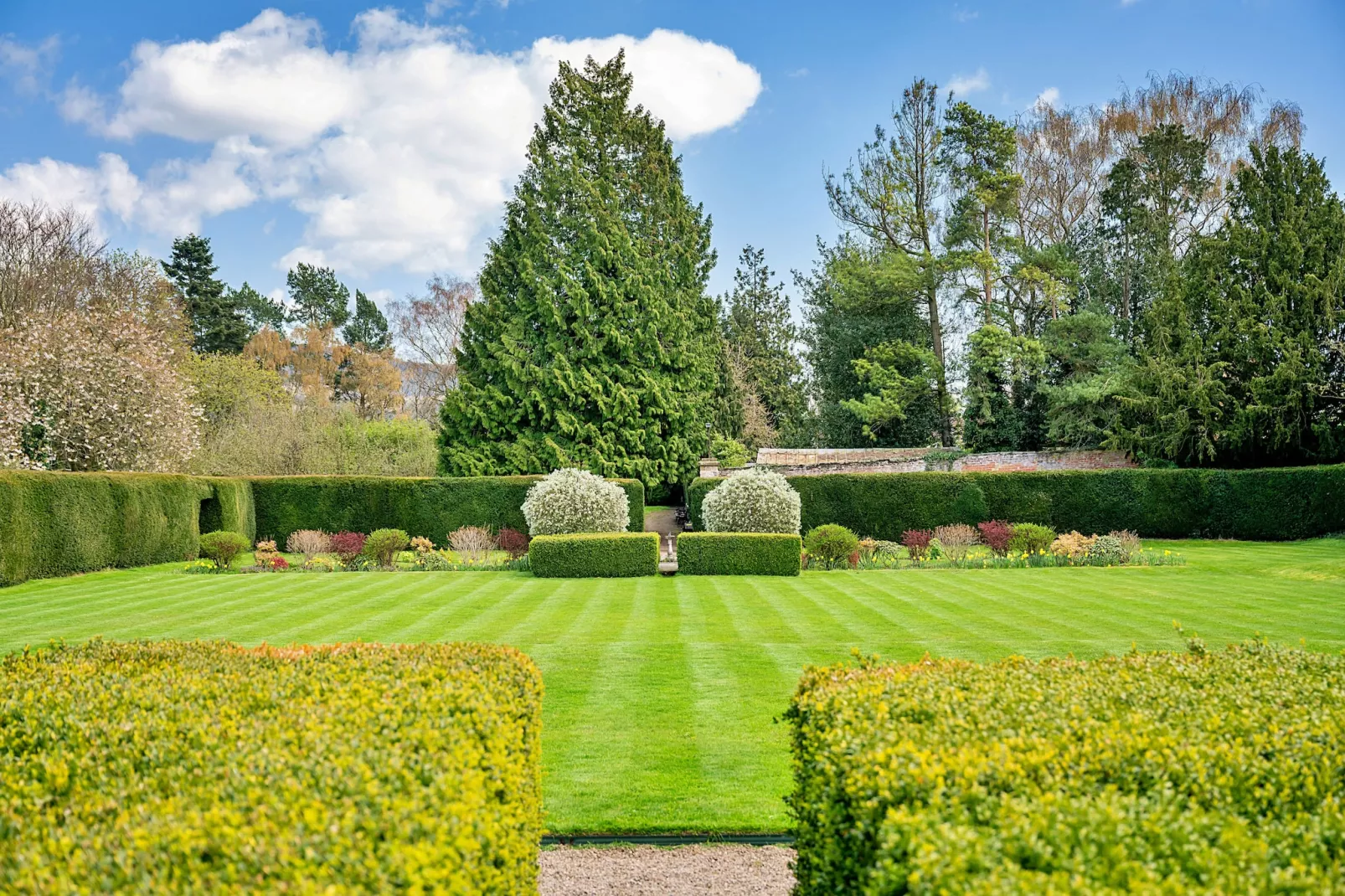 Hambleton Hall Apt-Outdoor