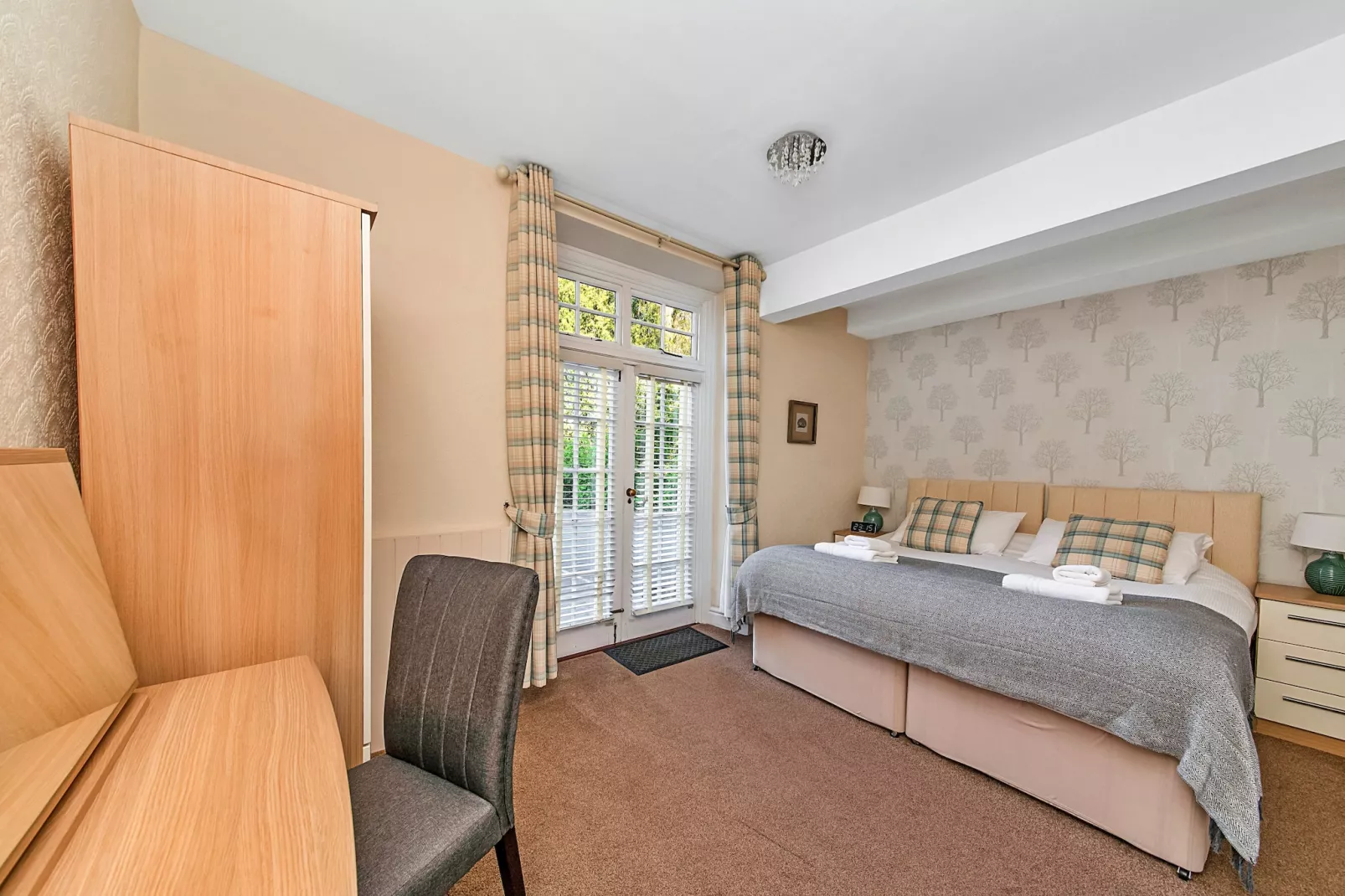 Kilburn Hall Apt-Bedroom