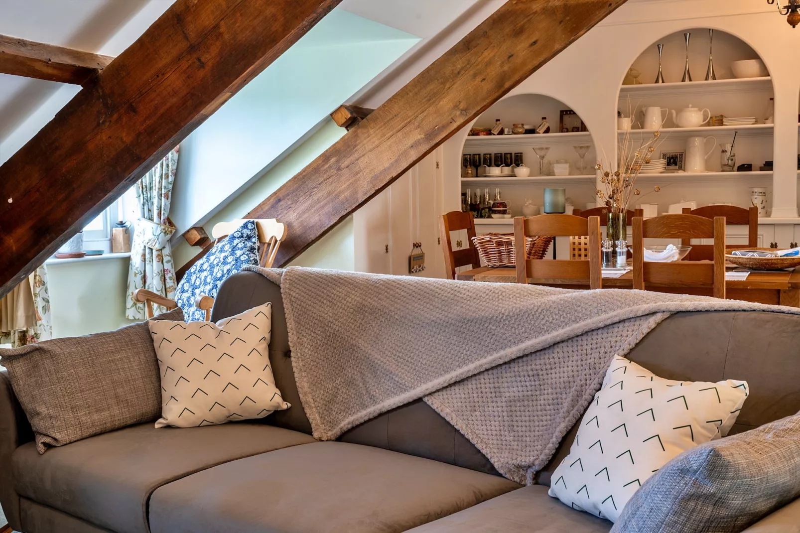 Valley View-Living room