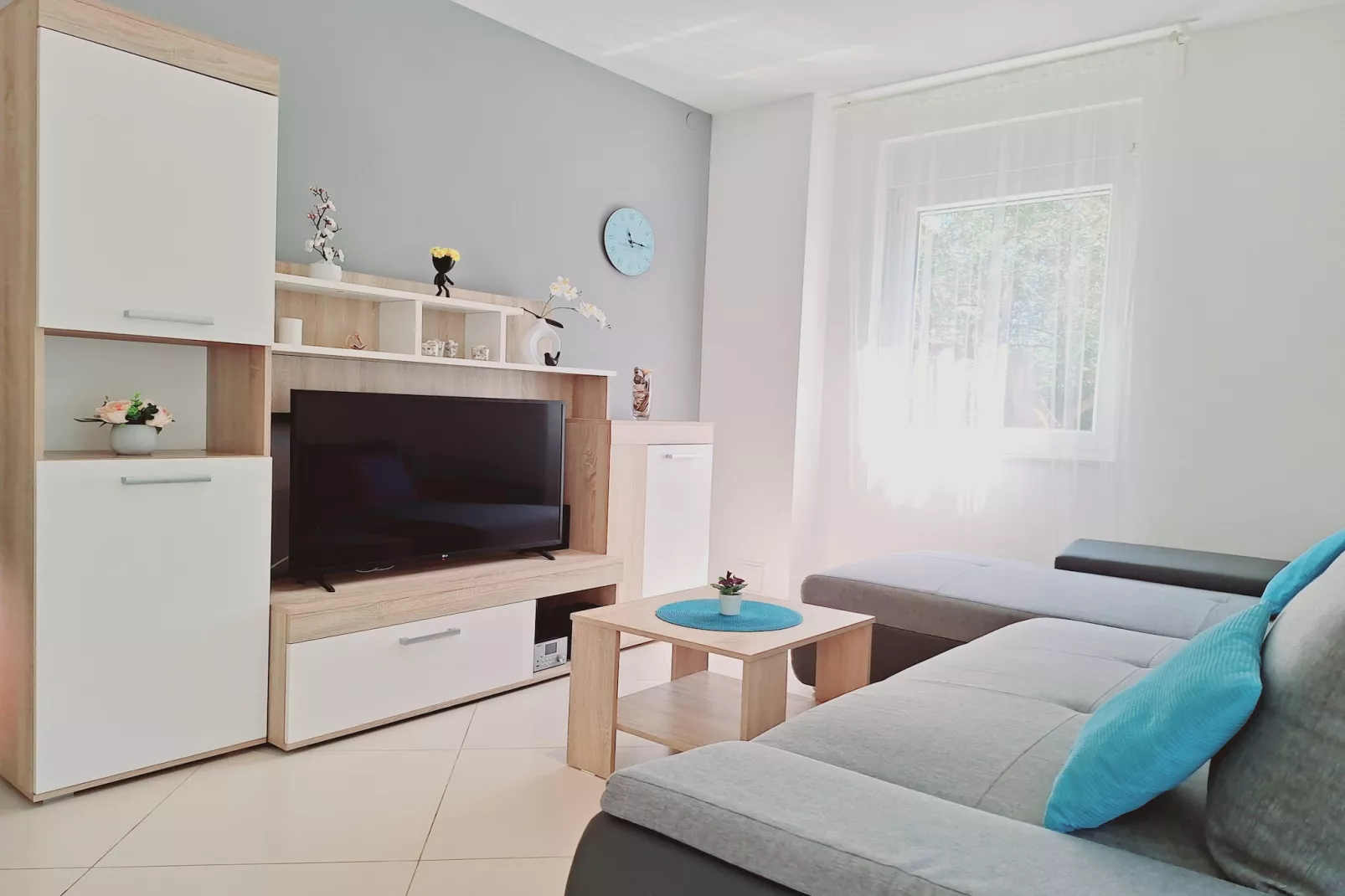 Enelani 2-Wohnzimmer