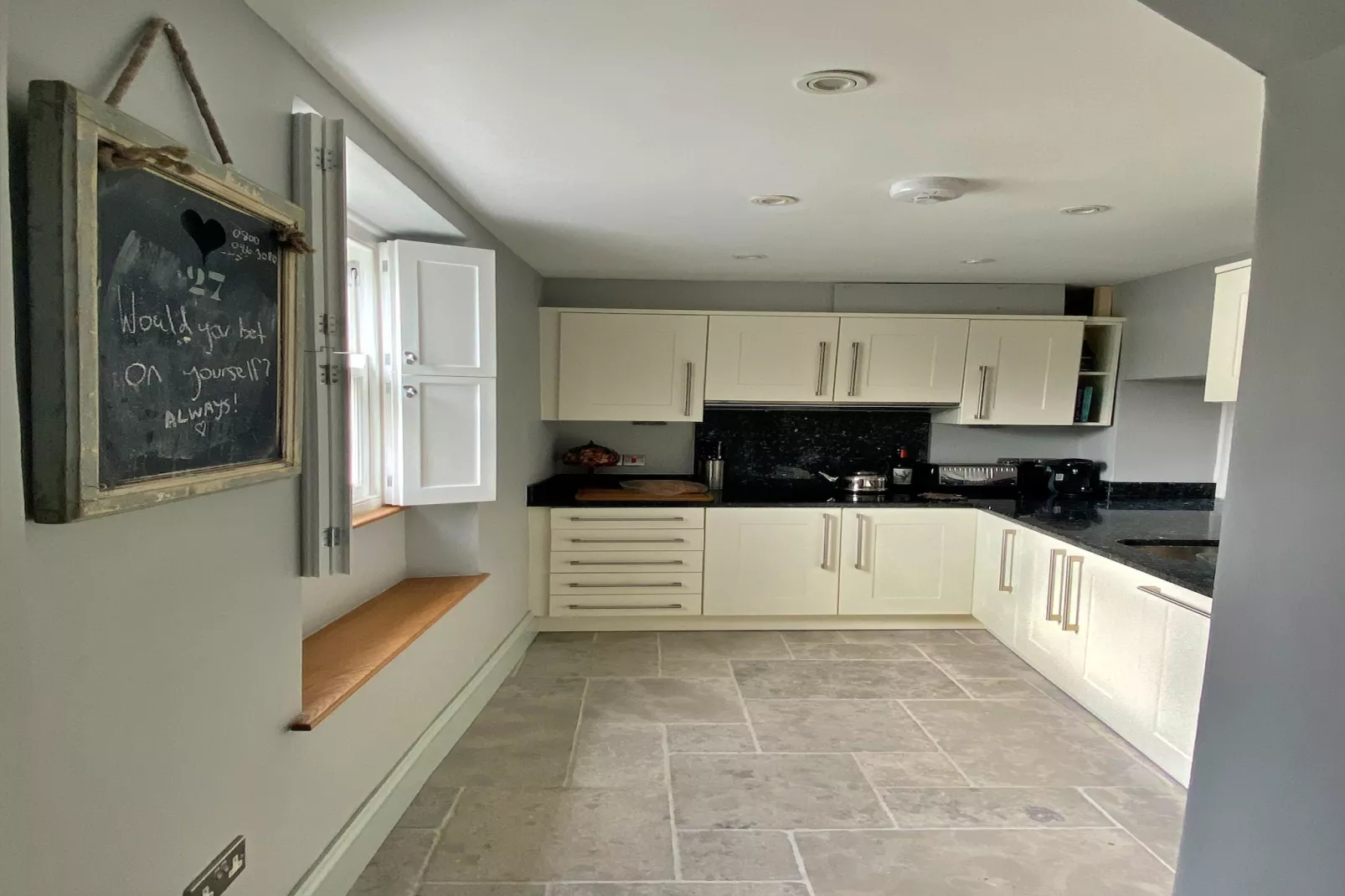 Potters Cottage-Kitchen