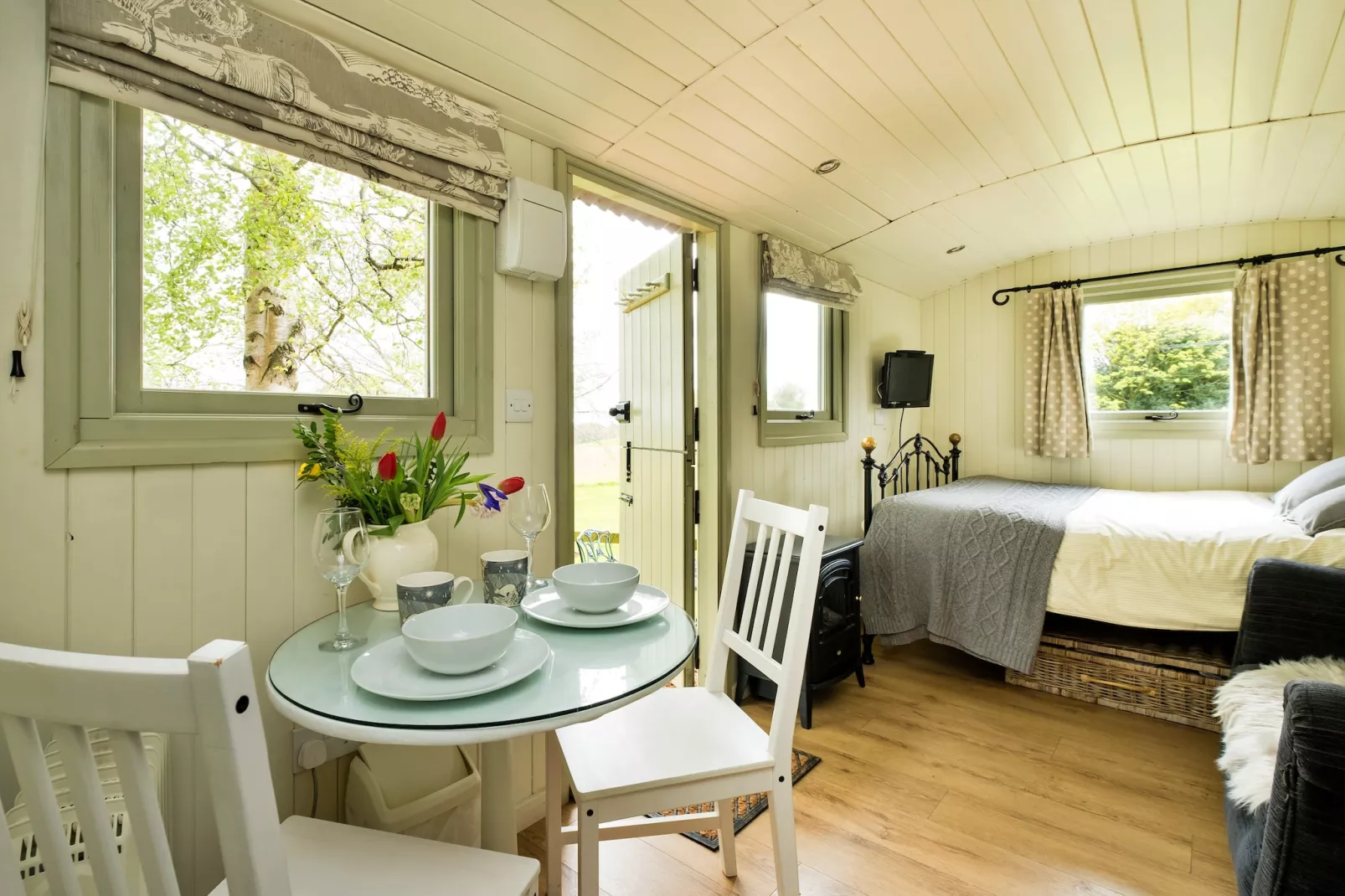 Hay and Hedgerow Glamping-Kitchen