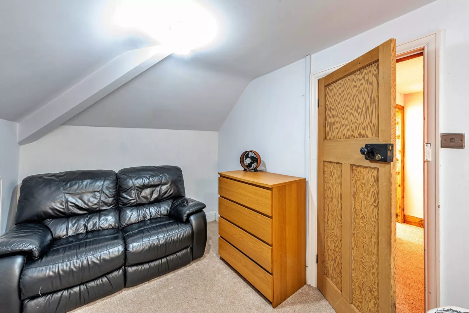Ty Gwyn Hideaway-Living room